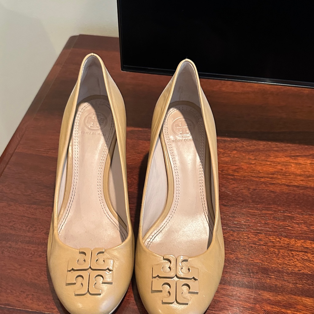 Tory Burch Camel Leather Heels